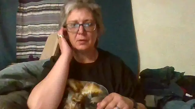 becky1111 online show from April 21, 2026, 2:51 am