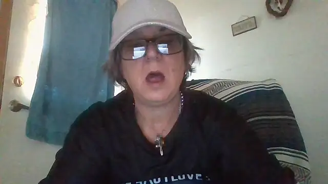 becky1111 online show from May 9, 2026, 2:20 pm