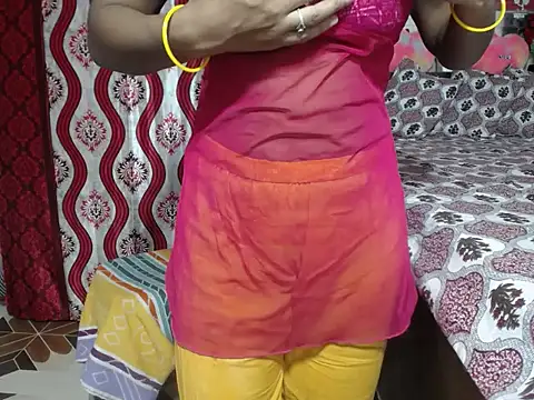 Snapshot of surbhi01 chatting on June 26, 2026, 4:29 am surbhi01 online show from June 26, 2026, 4:29 am