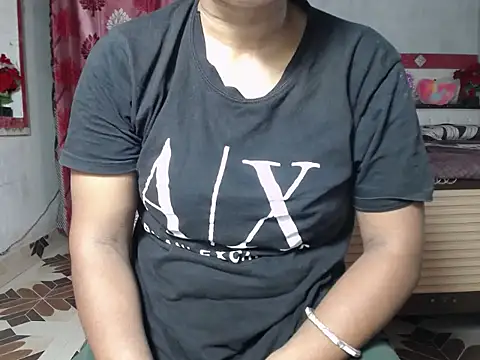 Snapshot of surbhi01 chatting on May 18, 2026, 7:29 pm surbhi01 online show from May 18, 2026, 7:29 pm
