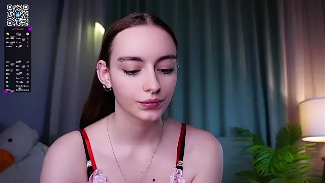 Snapshot of BeckiMacreno chatting on April 15, 2026, 3:05 pm BeckiMacreno online show from April 15, 2026, 3:05 pm