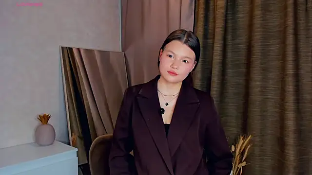 WindyAske online show from December 18, 2025, 1:37 pm