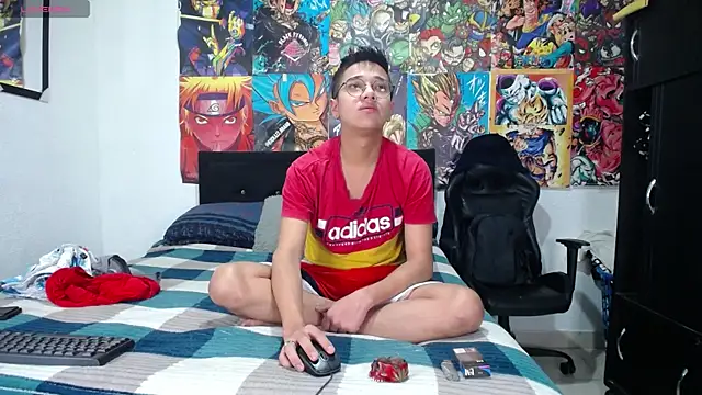 Snapshot of Golden_Boysx chatting on April 12, 2026, 11:24 am Golden Boysx online show from April 12, 2026, 11:24 am