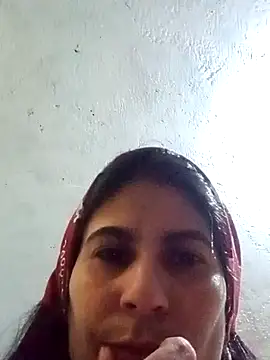 Snapshot of Laflaca12 chatting on April 7, 2026, 5:37 pm Laflaca12 online show from April 7, 2026, 5:37 pm