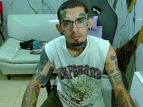 Boy tatto77 online show from April 22, 2026, 12:12 pm