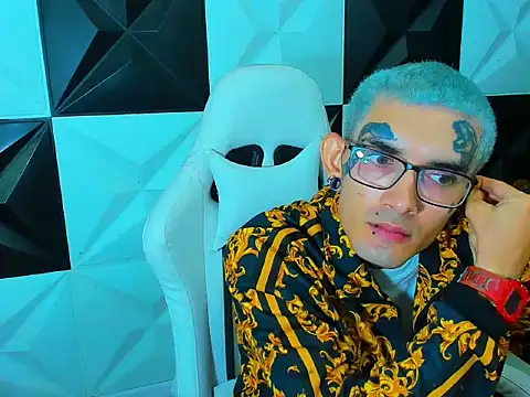 Boy tatto77 online show from December 20, 2025, 6:33 pm