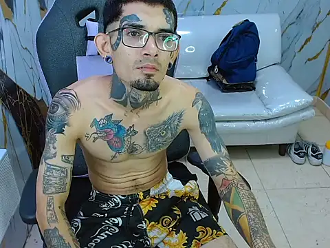 Snapshot of Boy_tatto77 chatting on May 30, 2026, 1:28 pm Boy tatto77 online show from May 30, 2026, 1:28 pm