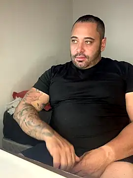 Snapshot of drlluis chatting on December 20, 2025, 5:49 pm drlluis online show from December 20, 2025, 5:49 pm