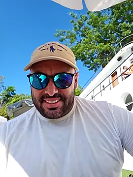 Snapshot of drlluis chatting on January 11, 2026, 6:48 pm drlluis online show from January 11, 2026, 6:48 pm