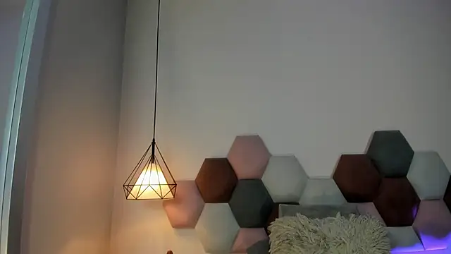 GahiaBelucci online show from April 16, 2026, 6:08 pm