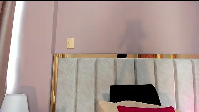 GahiaBelucci online show from April 14, 2026, 6:13 pm