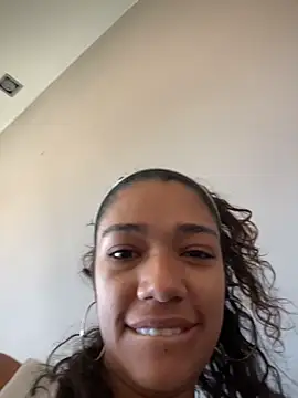 Snapshot of MikaScarlet chatting on April 16, 2026, 10:49 am MikaScarlet online show from April 16, 2026, 10:49 am