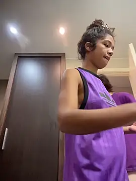 Snapshot of MikaScarlet chatting on April 14, 2026, 9:47 am MikaScarlet online show from April 14, 2026, 9:47 am