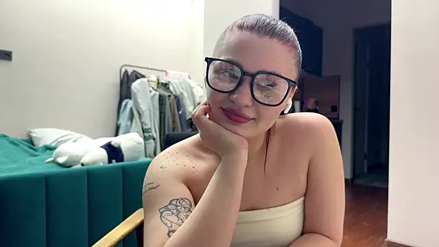 PassionPie online show from December 19, 2025, 6:32 pm