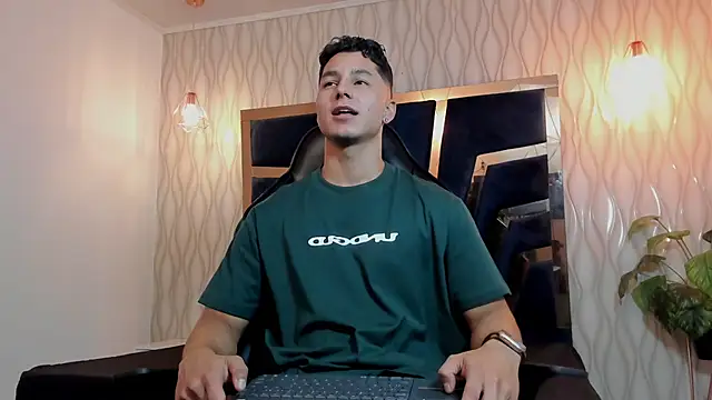 Snapshot of Noah_Clarkk chatting on March 27, 2026, 5:47 pm Noah Clarkk online show from March 27, 2026, 5:47 pm