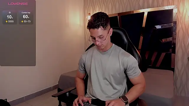 Snapshot of Noah_Clarkk chatting on March 9, 2026, 5:27 pm Noah Clarkk online show from March 9, 2026, 5:27 pm