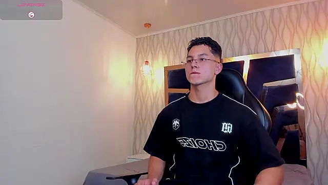 Snapshot of Noah_Clarkk chatting on March 20, 2026, 5:36 pm Noah Clarkk online show from March 20, 2026, 5:36 pm