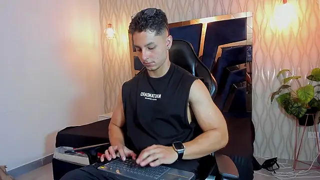 Snapshot of Noah_Clarkk chatting on March 28, 2026, 5:25 pm Noah Clarkk online show from March 28, 2026, 5:25 pm