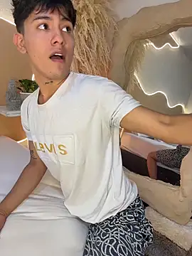 Snapshot of Thristan_Leones chatting on March 1, 2026, 2:00 am Thristan Leones online show from March 1, 2026, 2:00 am