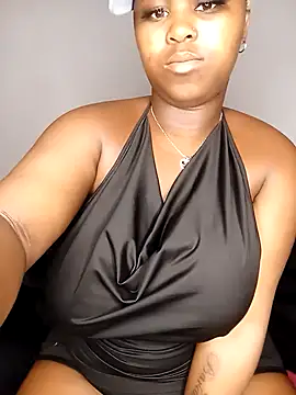 Snapshot of queen_serves chatting on December 18, 2025, 4:33 pm queen serves online show from December 18, 2025, 4:33 pm