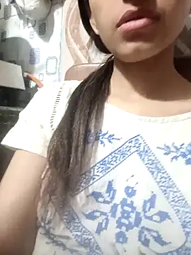 Snapshot of Eva_890 chatting on April 10, 2026, 5:42 pm Eva 890 online show from April 10, 2026, 5:42 pm