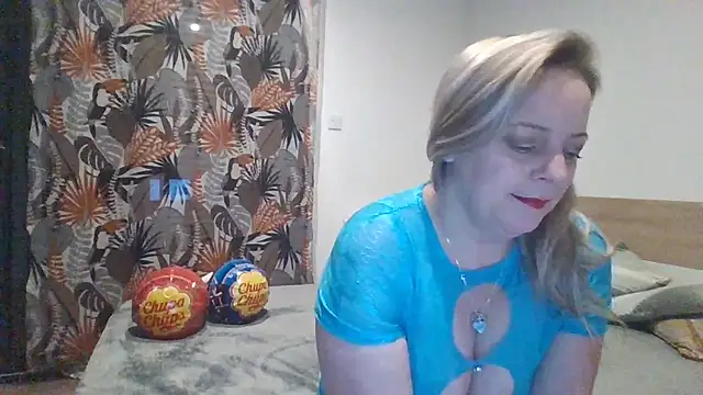 Snapshot of Miss-Chupagirly chatting on January 18, 2026, 8:12 pm Miss-Chupagirly online show from January 18, 2026, 8:12 pm