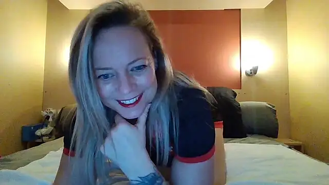 Snapshot of Miss-Chupagirly chatting on January 11, 2026, 5:42 pm Miss-Chupagirly online show from January 11, 2026, 5:42 pm