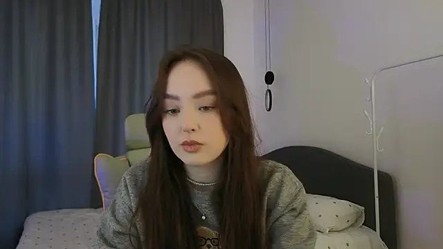 fallin lovee online show from April 8, 2026, 1:34 pm