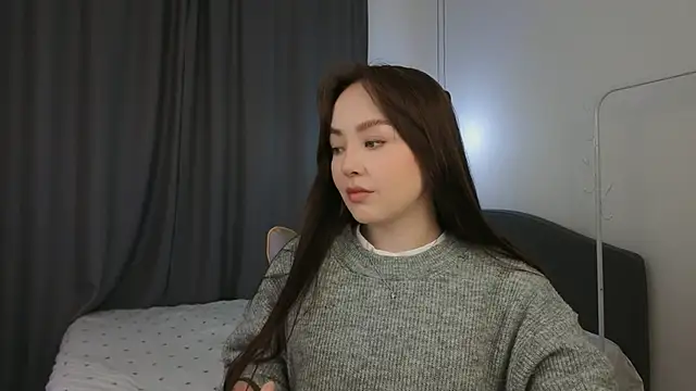 fallin lovee online show from April 19, 2026, 1:45 pm