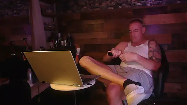 Snapshot of MISTERANDDEMI chatting on December 20, 2025, 12:52 pm MISTERANDDEMI online show from December 20, 2025, 12:52 pm