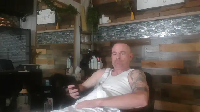 Snapshot of MISTERANDDEMI chatting on March 7, 2026, 5:40 pm MISTERANDDEMI online show from March 7, 2026, 5:40 pm