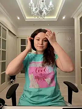 LondonMiley online show from December 21, 2025, 8:09 pm