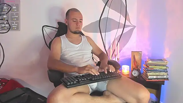 Snapshot of maaxtaylor_ chatting on February 12, 2026, 11:10 am maaxtaylor online show from February 12, 2026, 11:10 am