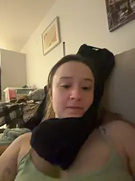 Snapshot of LilyLuck_ chatting on February 11, 2026, 12:54 am LilyLuck online show from February 11, 2026, 12:54 am