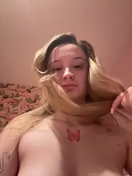 Snapshot of LilyLuck_ chatting on January 6, 2026, 11:31 pm LilyLuck online show from January 6, 2026, 11:31 pm