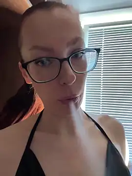 Snapshot of RussianGirls_ chatting on April 26, 2026, 5:05 am RussianGirls online show from April 26, 2026, 5:05 am