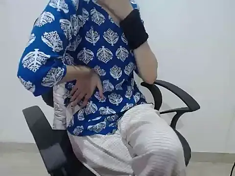 Snapshot of Farhana_beautyfull chatting on April 3, 2026, 3:46 am Farhana beautyfull online show from April 3, 2026, 3:46 am