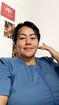 Snapshot of Hey_diane chatting on January 9, 2026, 12:12 pm Hey diane online show from January 9, 2026, 12:12 pm
