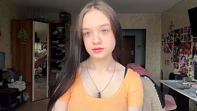 Snapshot of WorriedFork chatting on December 20, 2025, 5:21 am WorriedFork online show from December 20, 2025, 5:21 am