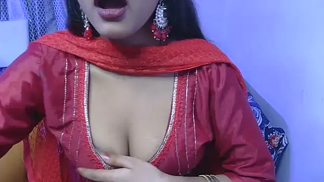 Snapshot of bold-smirthii chatting on June 5, 2026, 4:39 am bold-smirthii online show from June 5, 2026, 4:39 am