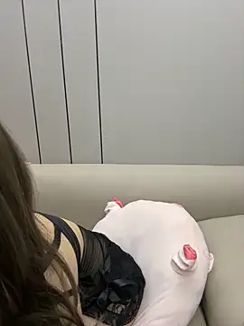 ninaya s online show from December 20, 2025, 11:40 pm