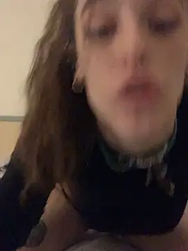 Snapshot of 4lien chatting on March 28, 2026, 9:32 am 4lien online show from March 28, 2026, 9:32 am