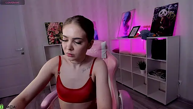 Snapshot of betty_brianna chatting on February 8, 2026, 1:14 am betty brianna online show from February 8, 2026, 1:14 am