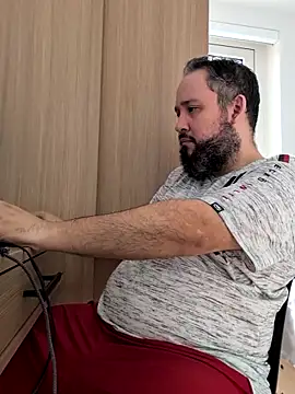 Snapshot of Hairy_bear86 chatting on April 17, 2026, 4:10 pm Hairy bear86 online show from April 17, 2026, 4:10 pm