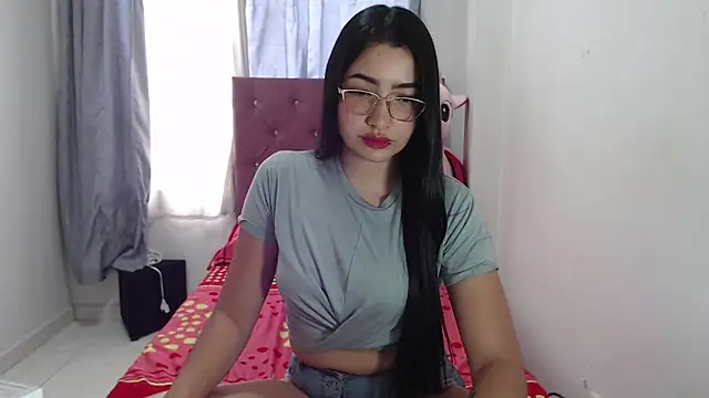 Snapshot of BrinsHilton_ chatting on January 13, 2026, 6:12 pm BrinsHilton online show from January 13, 2026, 6:12 pm