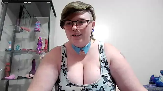 Snapshot of Pupghostt chatting on December 21, 2025, 7:37 pm Pupghostt online show from December 21, 2025, 7:37 pm