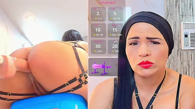 Snapshot of Isis_car0lina chatting on June 8, 2026, 1:22 am Isis car0lina online show from June 8, 2026, 1:22 am