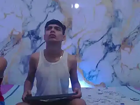 BrownieLoverss online show from December 20, 2025, 9:39 pm