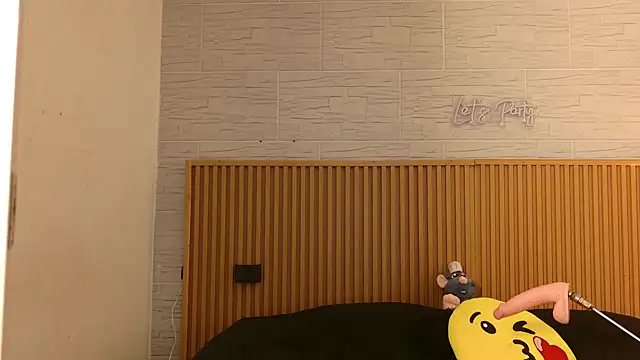 Electra Joness online show from January 18, 2026, 12:03 am