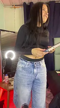 Emilyy05  online show from April 11, 2026, 1:35 am